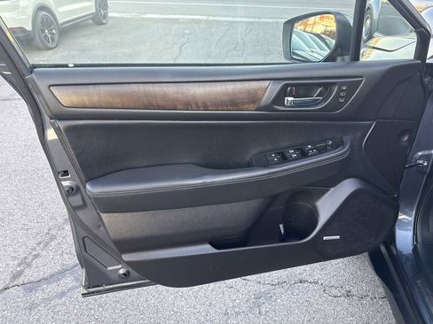 Used 2017 Subaru Outback 3.6R Limited image 13