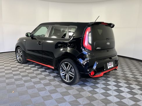 Used 2015 Kia Soul + image 3