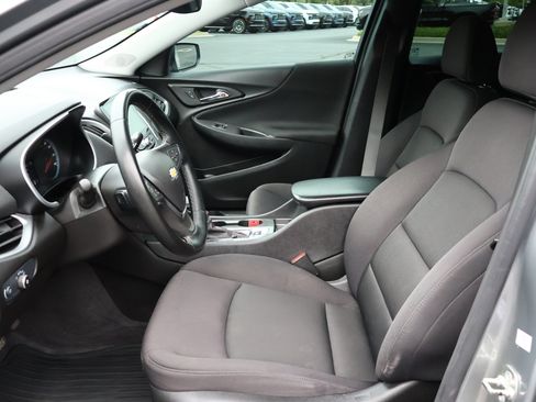 Used 2024 Chevrolet Malibu RS FWD image 10