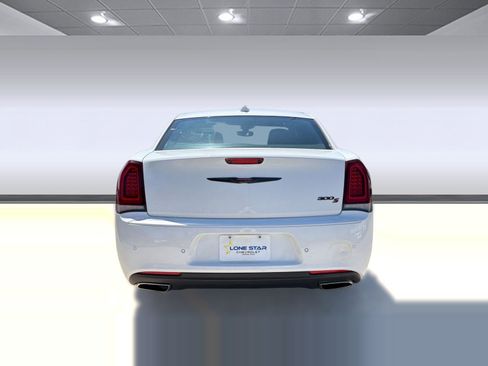 Used 2023 Chrysler 300 S RWD image 9