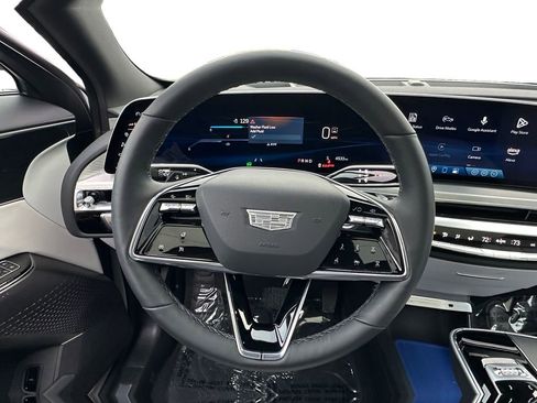 Used 2025 Cadillac Lyriq Sport AWD/4WD image 12