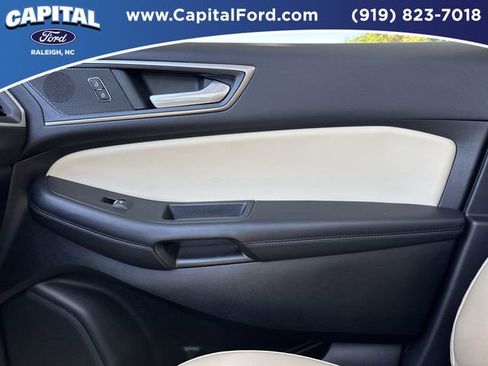 Used 2022 Ford Edge SEL w/ Convenience Package image 28