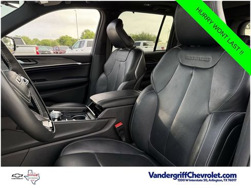 Used 2023 Jeep Grand Cherokee Overland w/ Adv Protech Group III AWD/4WD image 22