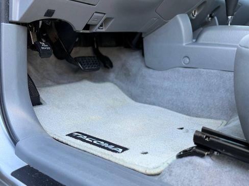 Used 2006 Toyota Tacoma 2WD Regular Cab image 5