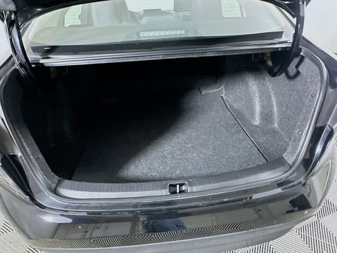 Used 2025 Toyota Corolla LE image 28