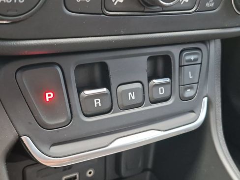 Used 2018 GMC Terrain SLE w/ Driver Convenience Package FWD image 32