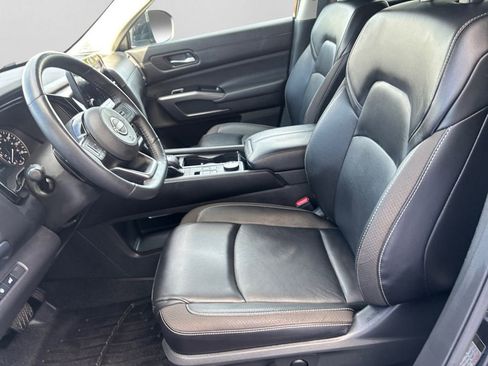 Used 2024 Nissan Pathfinder SL w/ SL Premium Package AWD/4WD image 10