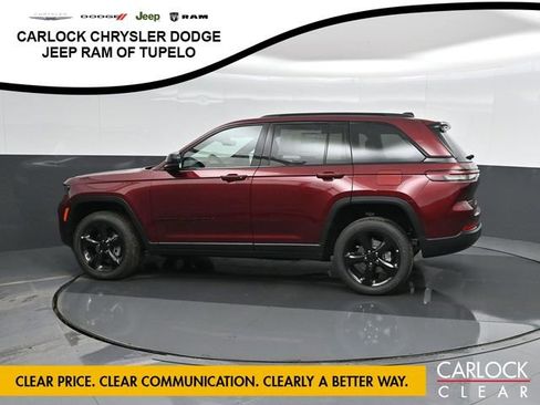 New 2025 Jeep Grand Cherokee Altitude image 7