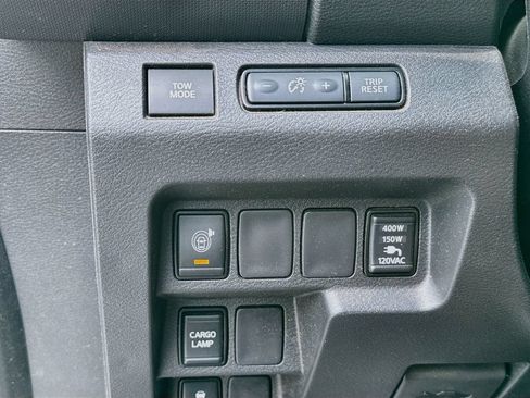 Used 2022 Nissan Frontier SV RWD image 19