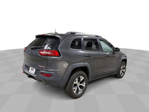 Used 2016 Jeep Cherokee Trailhawk w/ Comfort/Convenience Group AWD/4WD image 9