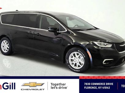 Used 2023 Chrysler Pacifica Touring-L