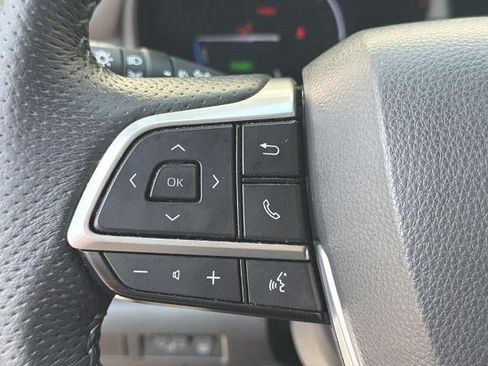 Used 2023 Toyota Sienna XSE AWD/4WD image 24
