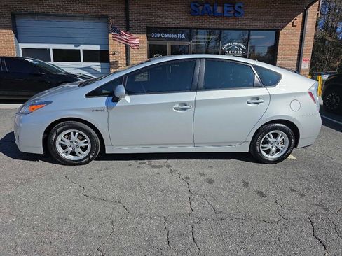 Used 2011 Toyota Prius One image 2