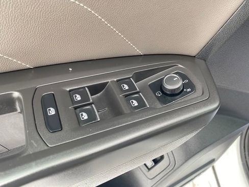 Used 2023 Volkswagen Atlas SEL Premium image 17