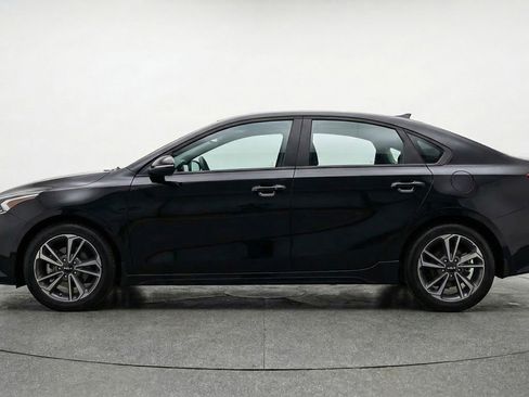 Used 2024 Kia Forte LXS image 5