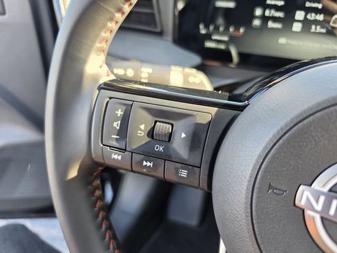 Used 2025 Nissan Kicks SR FWD image 19