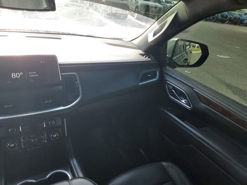 Used 2022 Chevrolet Tahoe LT w/ LT Signature Package AWD/4WD image 13