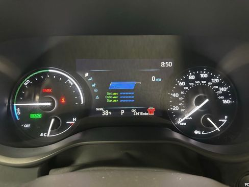 Used 2025 Toyota Sienna LE image 24