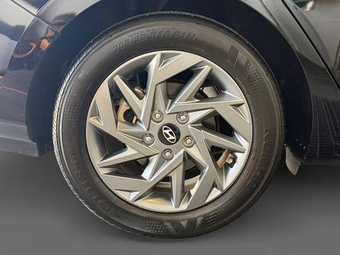 Used 2024 Hyundai Elantra SEL FWD image 9