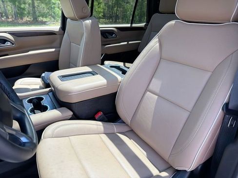 Used 2024 Chevrolet Tahoe Premier w/ Premium Package 2 AWD/4WD image 15