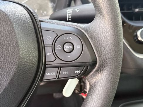 Used 2024 Toyota Corolla LE FWD image 17