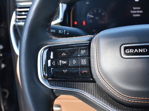 Used 2024 Jeep Grand Wagoneer L Series III w/ Rear Seat Video Group 1 AWD/4WD image 15