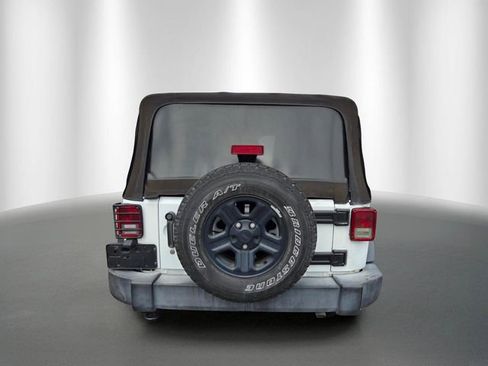 Used 2016 Jeep Wrangler Sport w/ Connectivity Group AWD/4WD image 5