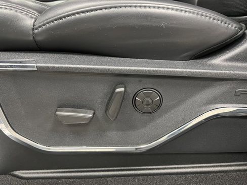 Used 2025 Ford F450 Platinum w/ FX4 Off-Road Package image 24