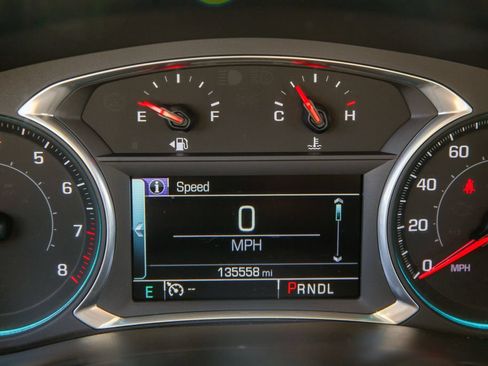 Used 2019 Chevrolet Traverse LT w/ LPO, 'HIT The Road' Package AWD/4WD image 18