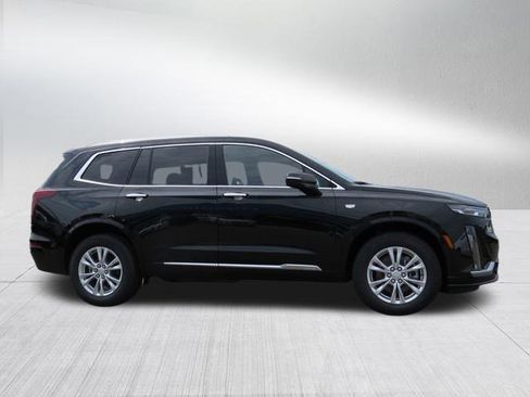 New 2025 Cadillac XT6 Luxury image 2