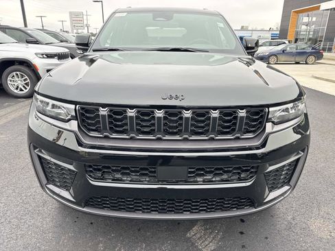 New 2026 Jeep Grand Cherokee Limited w/ Limited Altitude Package RWD image 2