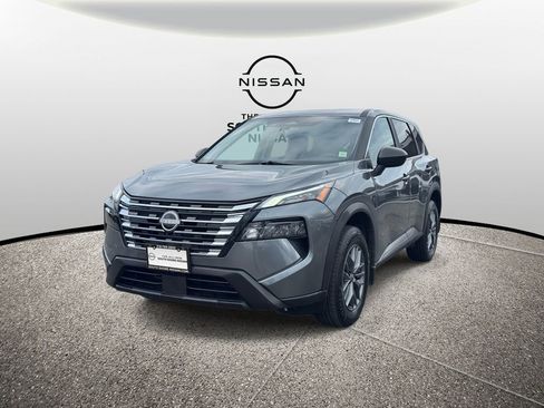 Used 2025 Nissan Rogue S image 4