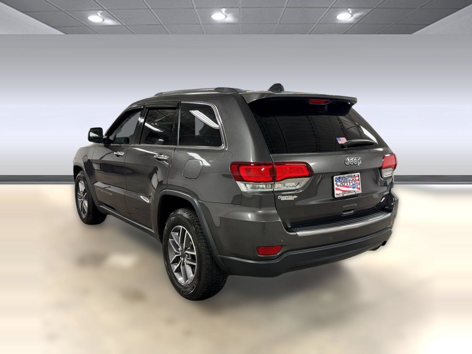 Used 2021 Jeep Grand Cherokee Limited RWD image 3