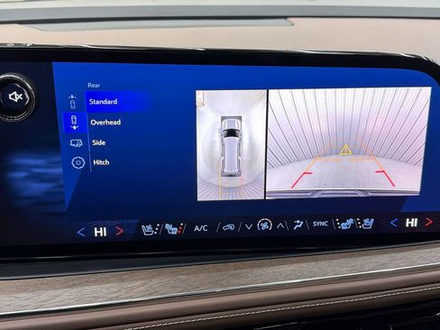 Used 2025 Chevrolet Suburban High Country image 18