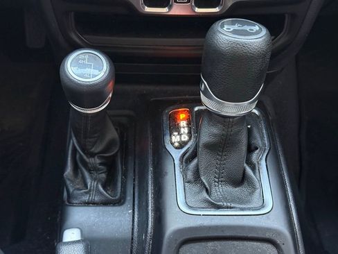 Used 2019 Jeep Wrangler Unlimited Sport S AWD/4WD image 15