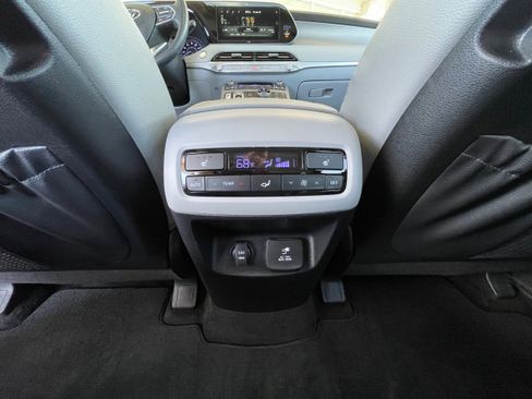 Used 2022 Hyundai Palisade SEL w/ 8P Bench Seat Package image 11
