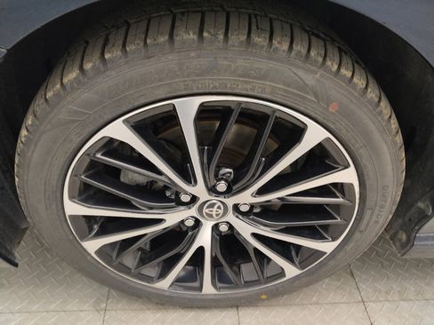 Used 2020 Toyota Camry SE image 31