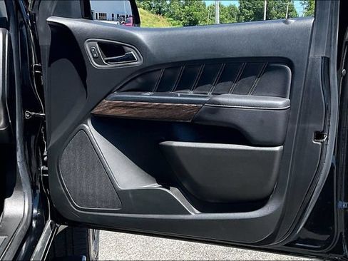 Used 2022 GMC Canyon Denali w/ Denali Black Edition Package AWD/4WD image 28