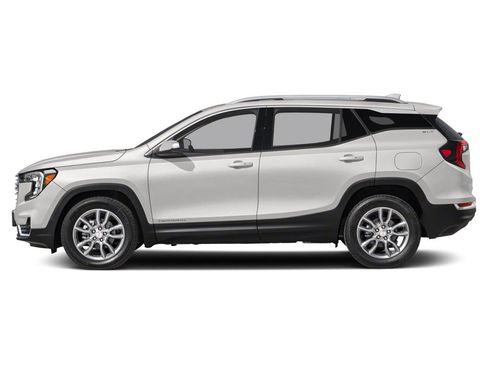 Used 2022 GMC Terrain SLT w/ LPO, 'HIT The Road' Package AWD/4WD image 3