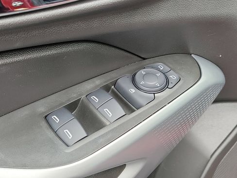 Used 2025 Chevrolet Trax RS w/ Driver Confidence Package image 18