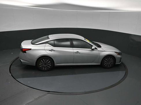 Used 2023 Nissan Altima 2.5 SV FWD image 46