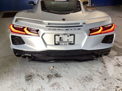 Used 2021 Chevrolet Corvette Stingray Coupe w/ Z51 Performance Package RWD image 19
