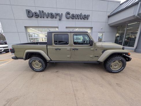 New 2026 Jeep Gladiator Sport AWD/4WD image 5