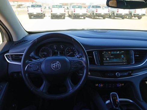 Used 2019 Buick Enclave Essence image 27
