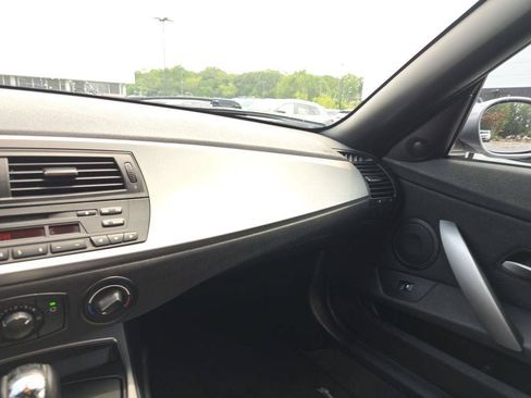 Used 2007 BMW Z4 3.0i RWD image 18