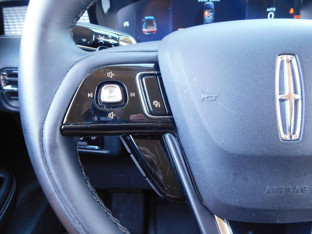 Used 2023 Lincoln Corsair FWD image 28