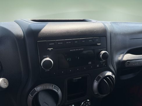 Used 2012 Jeep Wrangler Sport AWD/4WD image 14