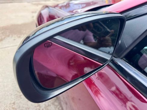 Used 2022 Chrysler 300 Touring w/ Sport Appearance Package RWD image 9