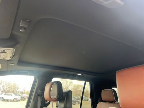 Used 2024 GMC Yukon Denali Ultimate AWD/4WD image 16