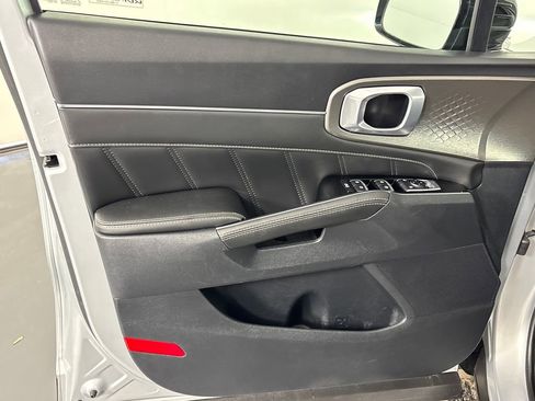 Used 2022 Kia Sorento SX image 26